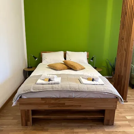 Center Parliament By Darius Lejlighed