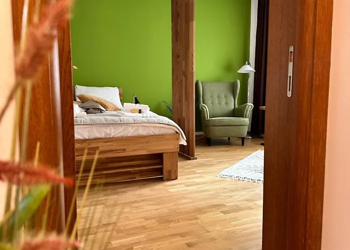 Center Parliament By Darius *